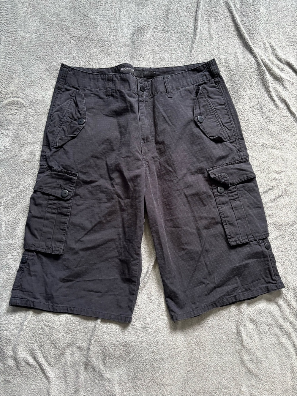 Vintage Rocawear Cargo Shorts Mens Size 36 Black Mid Rise 13” Inseam Y2K Skater